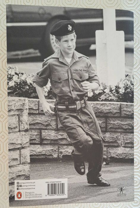 Vendo livro "Na Sombra", Príncipe Harry