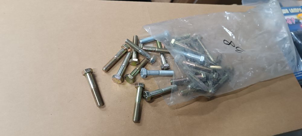 Fiat 126p śruby zabieraków , przegubów nowe oryginalne