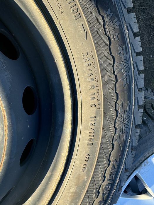 Комплект шипованной резины 225/65/16с Continental