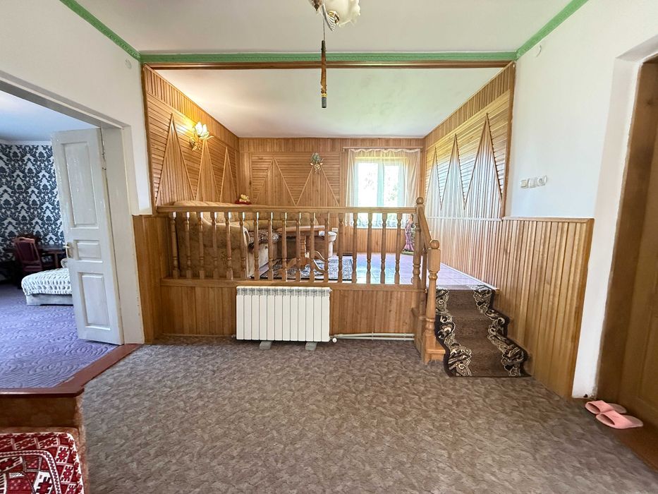 Продається власний цегляний будинок  в с.Луг  Львівської області.