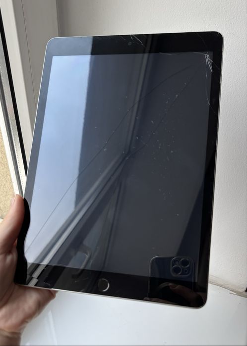 Планшет Apple iPad 10.2" (9th Gen) 64 GB Wi-Fi + LTE