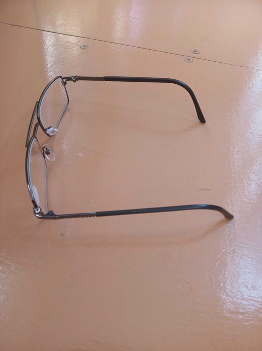 Окуляри для корекції зору в металевій оправі