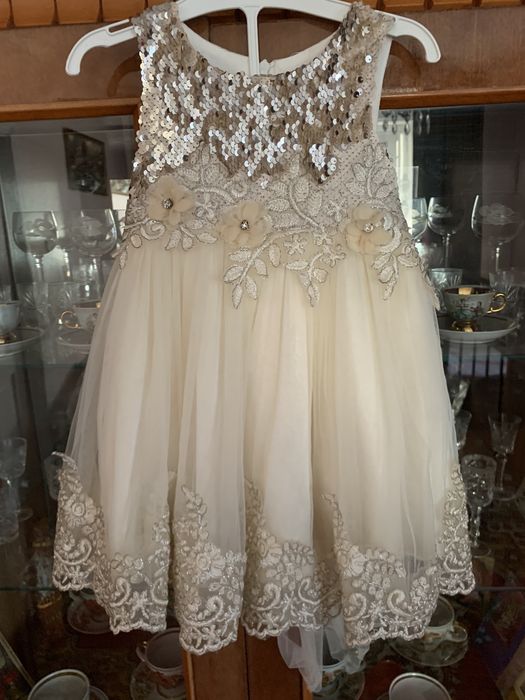 Сукня святкова