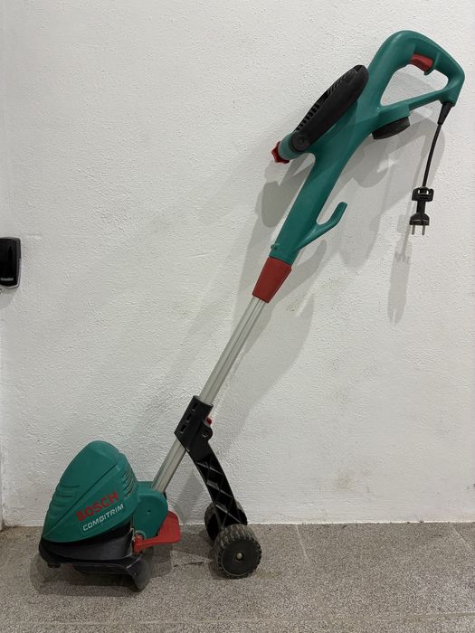 Aparador de Relva Bosch Combitrim com Rodas