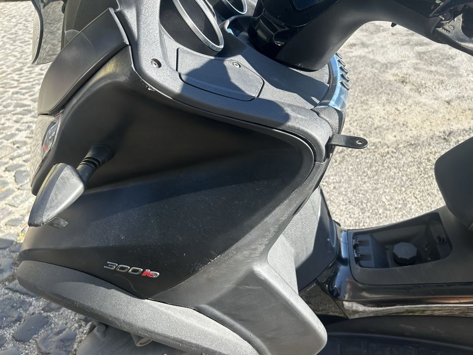 Piaggio mp3 300 2015