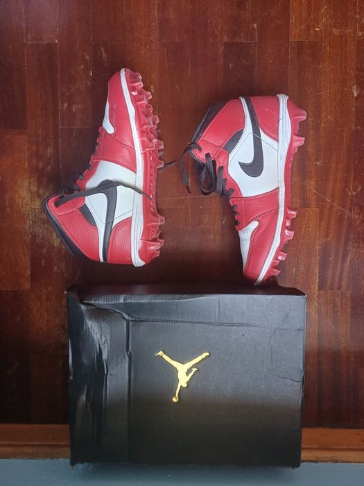 Jordan 1 Mid - Chicago