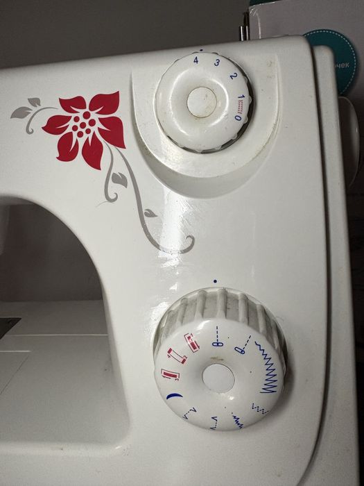 Єлектромеханічна швейна машина SINGER