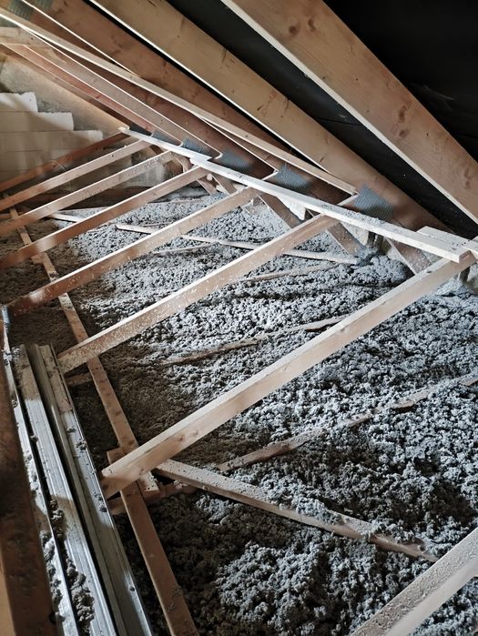 Ocieplenie metodą wdmuchiwania Celuloza i Wełna