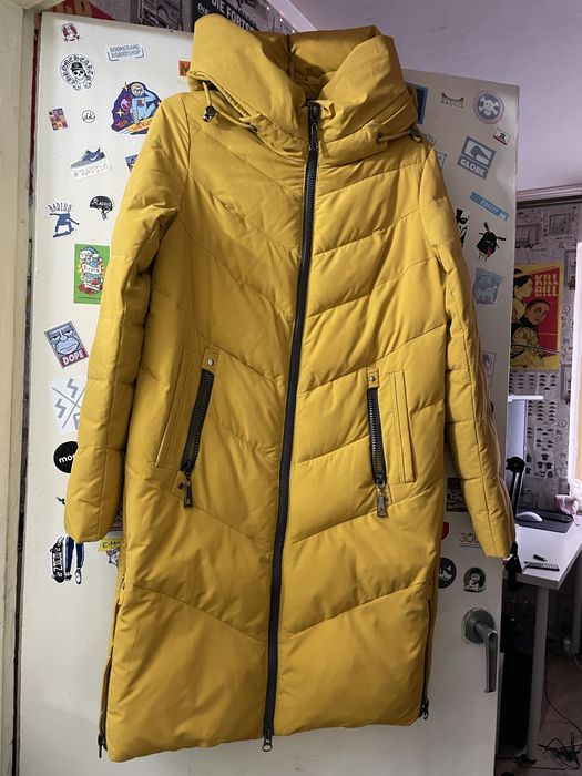 Пуховик жіночий .