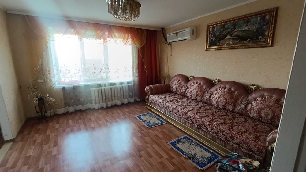 Продам 4 кімнатну квартиру в центрі міста Миргород