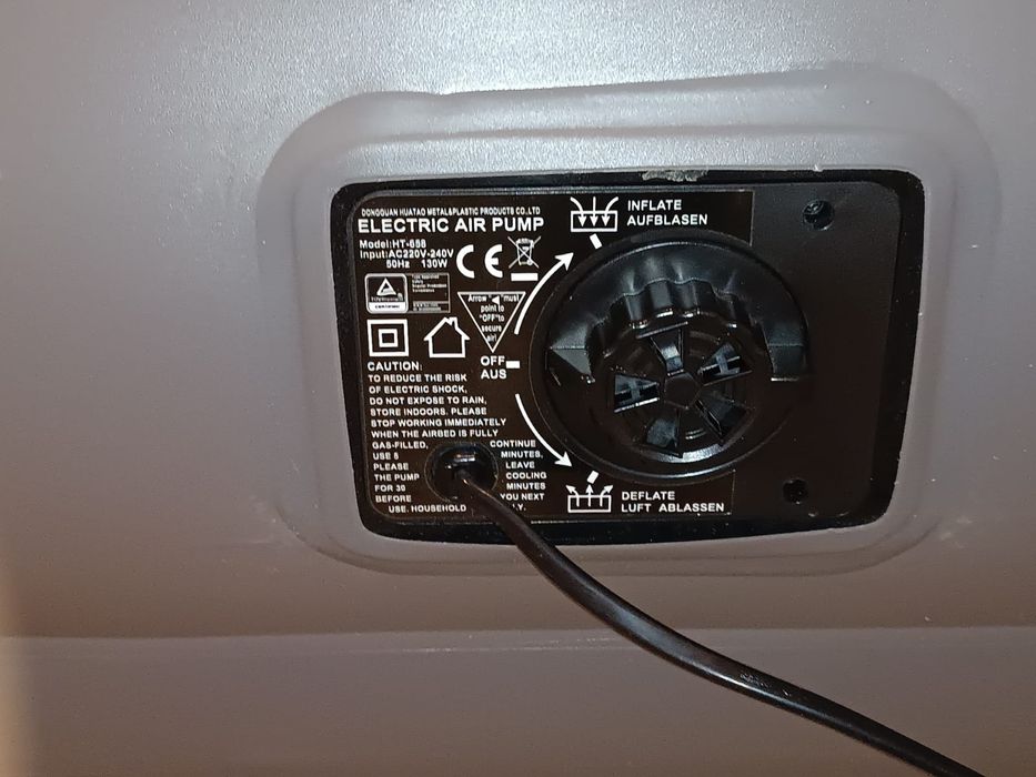 Materac z zintegrowaną pompką 160x200