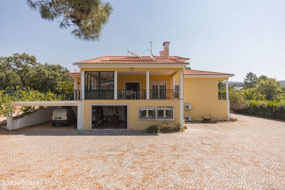 Moradia T4, rodeada pela natureza