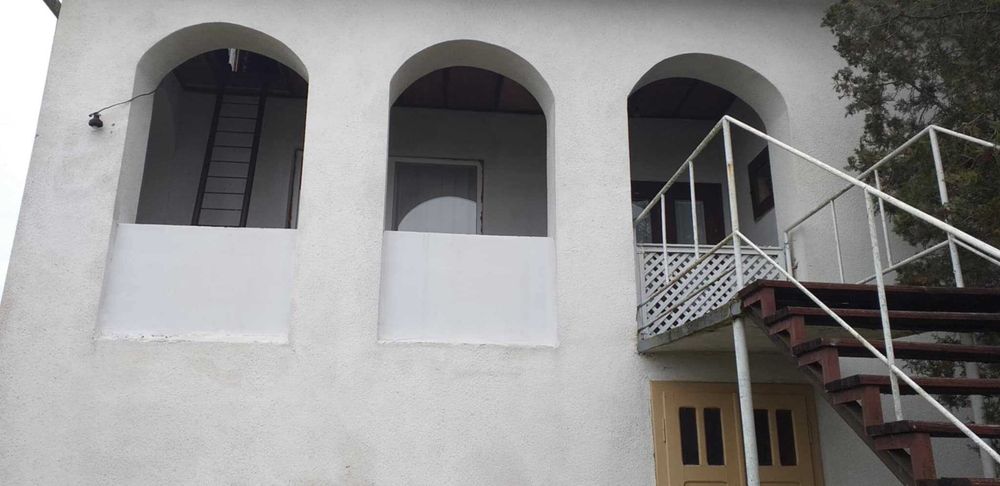 2 поверховий будинок 194 кв.м з ремонтом у с. Кідьош 6 км до Берегова!