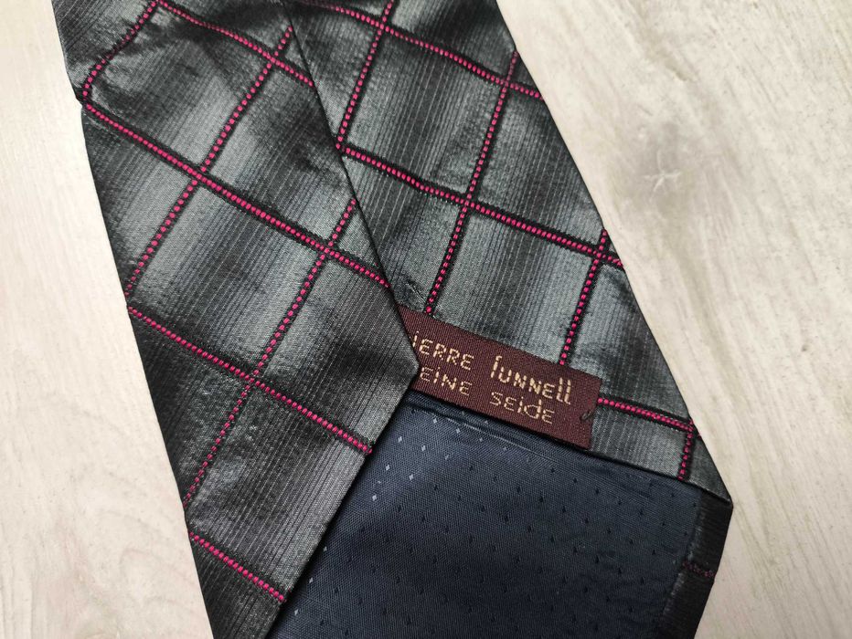 Stalowy jedwabny krawat Pierre Funnell