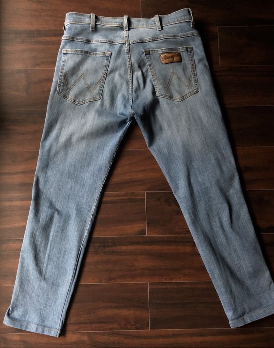 Jeansy Wrangler Arizona