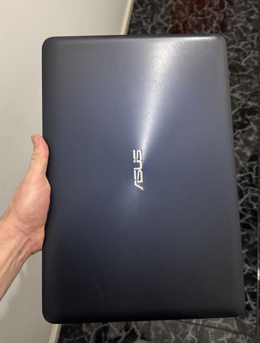 Computador ASUS i7-7500U SSD