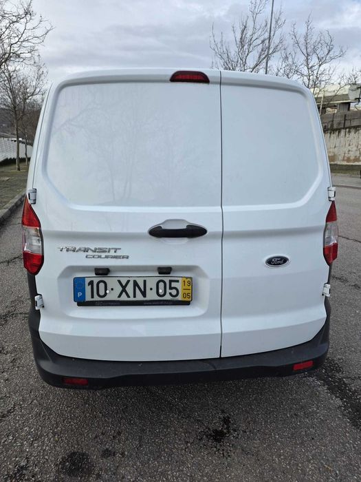 Ford Transit Courier comercial 100CV