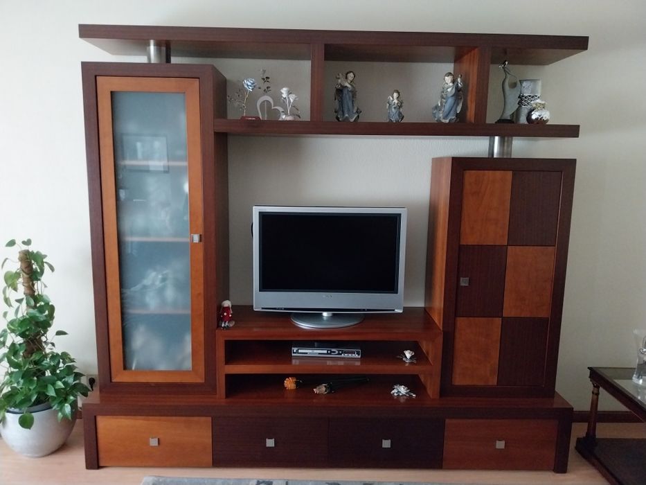 Móvel de sala em cerejeira