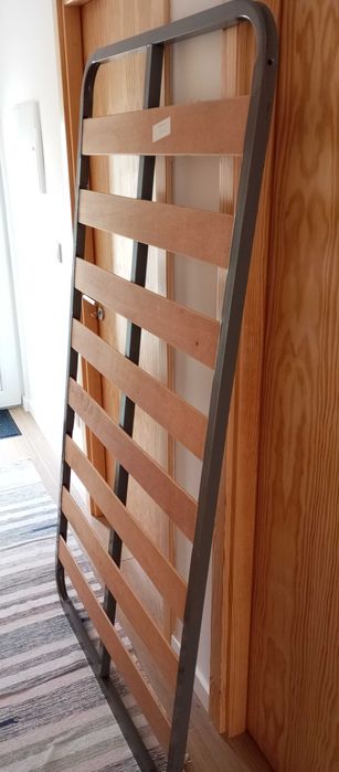 Estrado solteiro 183x98