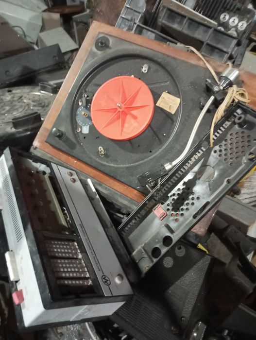 Шарманки ,радиа, с прошлого века.