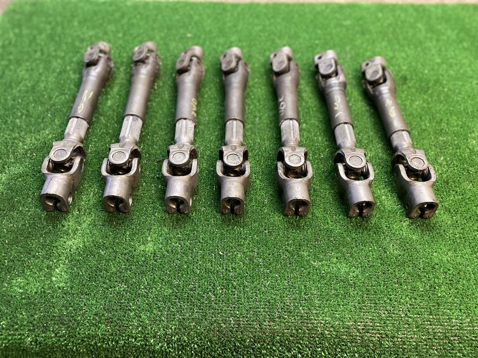 Карданний вал рулевой рейки управління Opel Astra H Zafira B