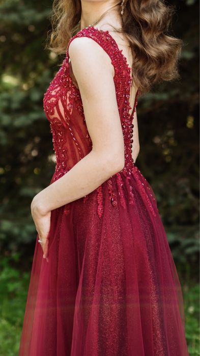 Вечірня, випускна сукня.