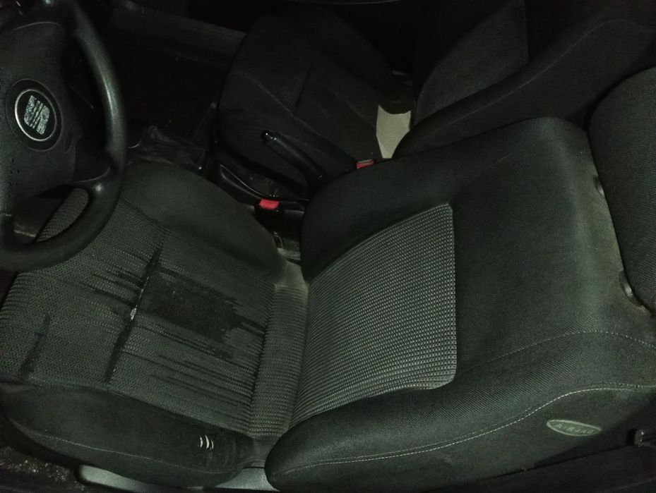 Bancos SEAT Ibiza 6k2 em bom estado