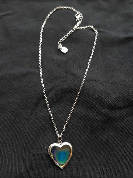 2 Colares "Claire's " + 1 Disney