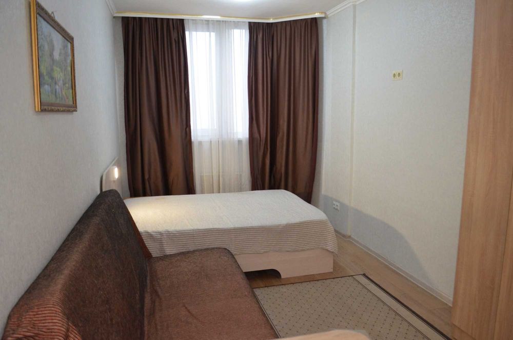 Борщаговка Святошинский. Квартира посуточно почасово Семьи Стешенкив 9