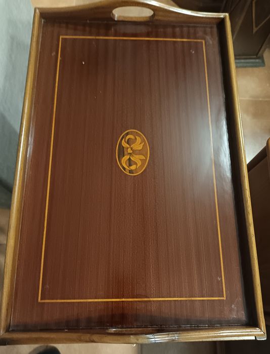 Mesa apoio dobrável com tabuleiros