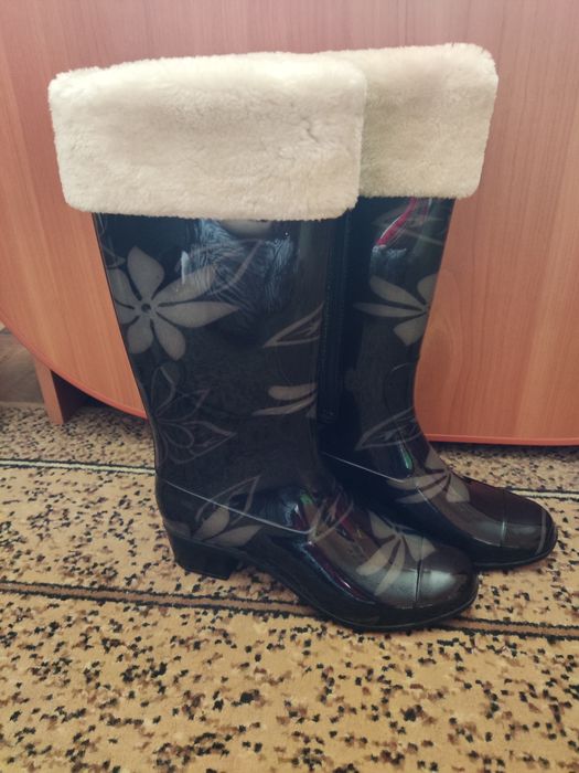 Продам резинові чоботи 37 розмір