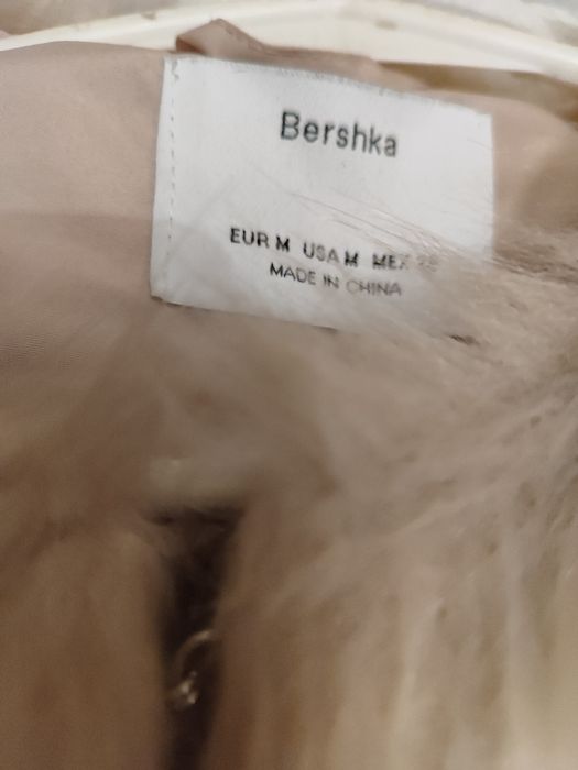 Nowe beżowe futerko bershka