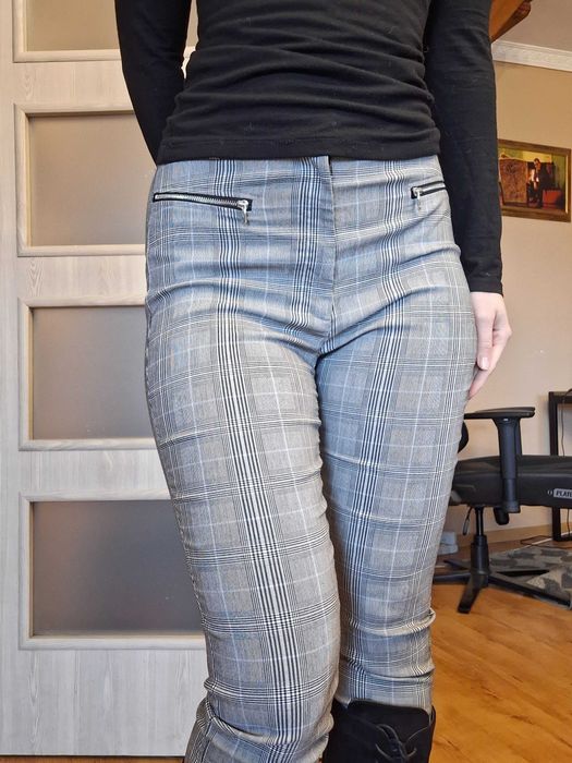 Spodnie w kratkę