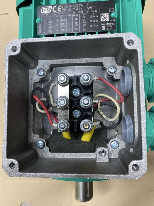 Silnik elektryczny trojfazowy 1,5 kW, nowy, nieuzywany