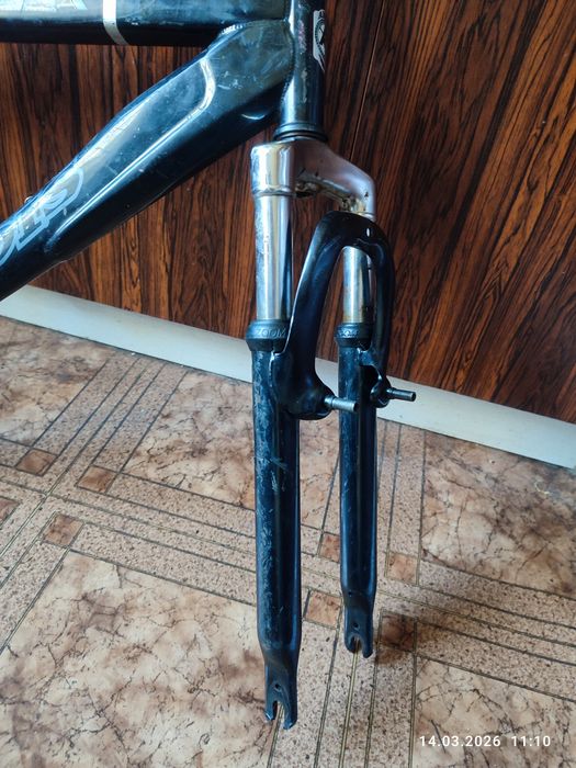 Рама Ardis  з вилкой на 24е колесо.
