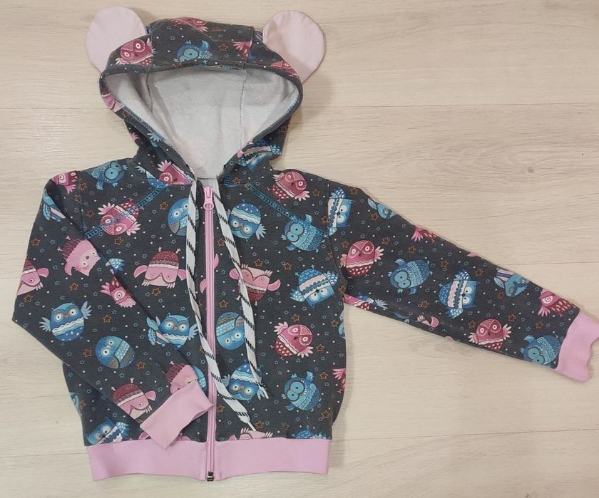 Кофтинка, светр, бомбер для дівчинки на 2-4 роки