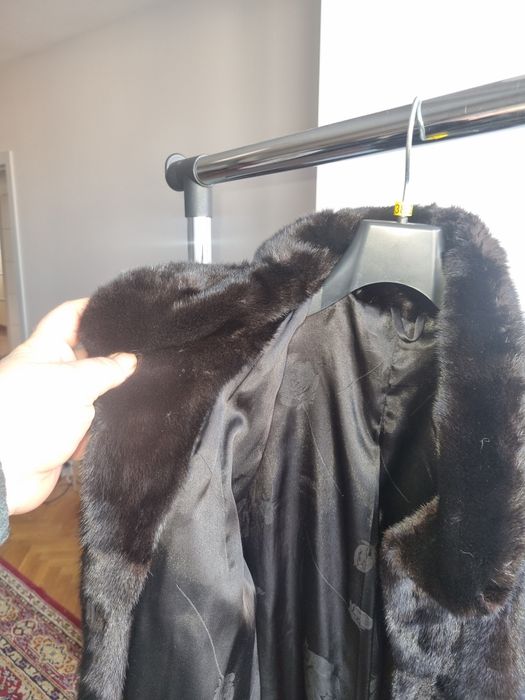 Продам шубу норковую