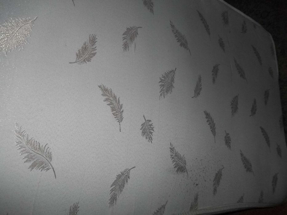 матрац ортопедический в отличном состоянии (молния 80 на 190 на 20