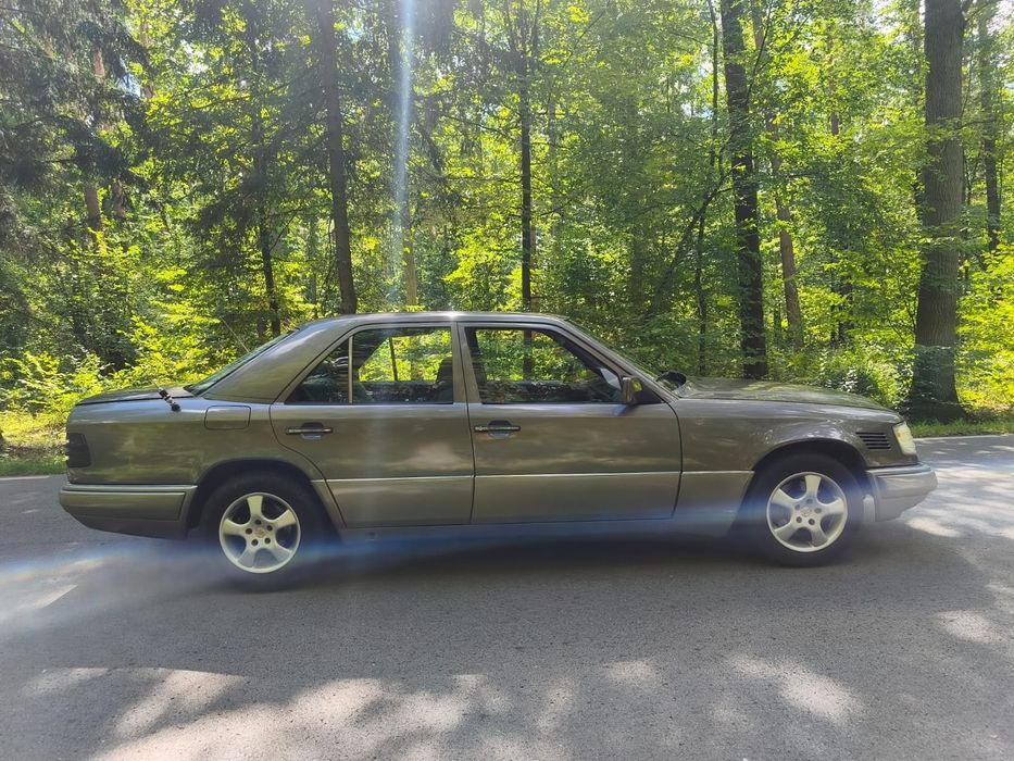 Mercedes Benz 124   2,5D