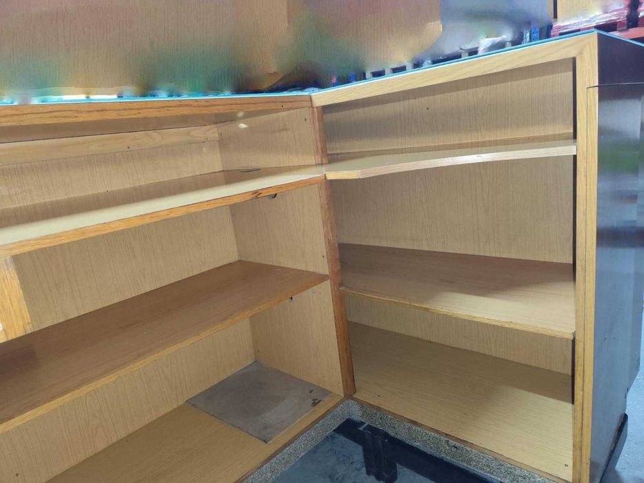 Balcão em Madeira de Loja