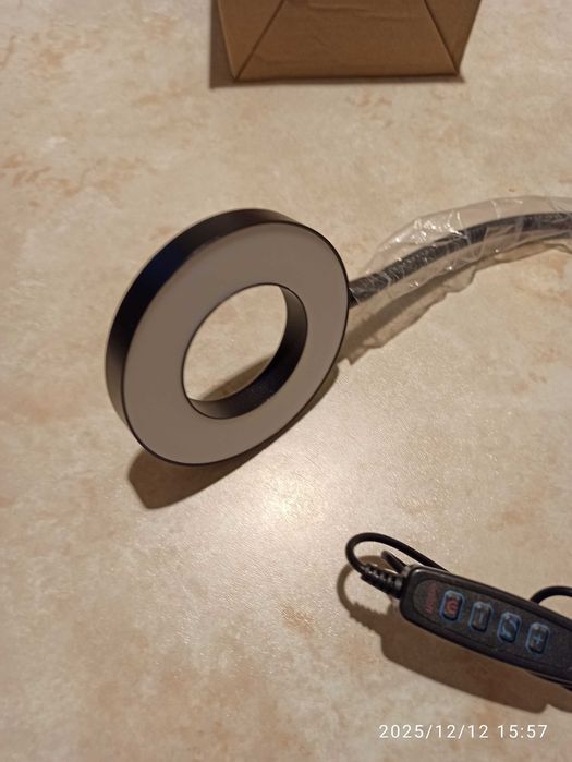 Настольная LED лампа (гибкая, на прищепке)