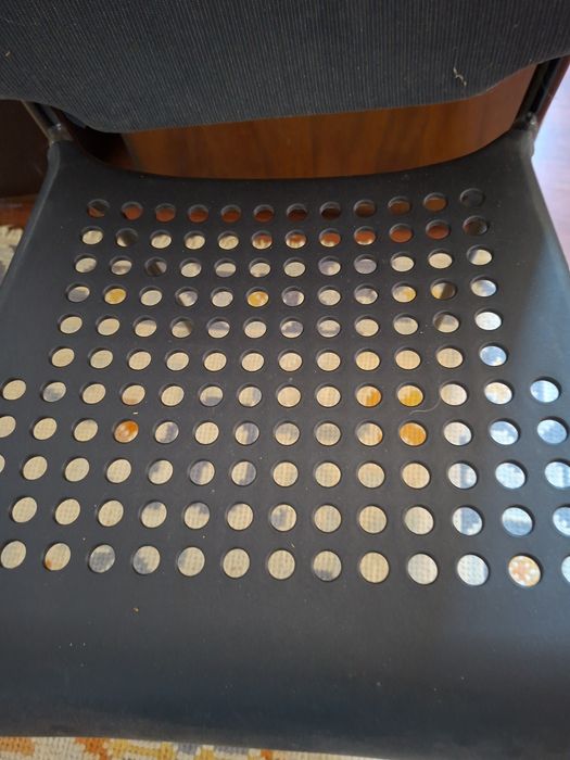 2 cadeiras adde do ikea com coxim