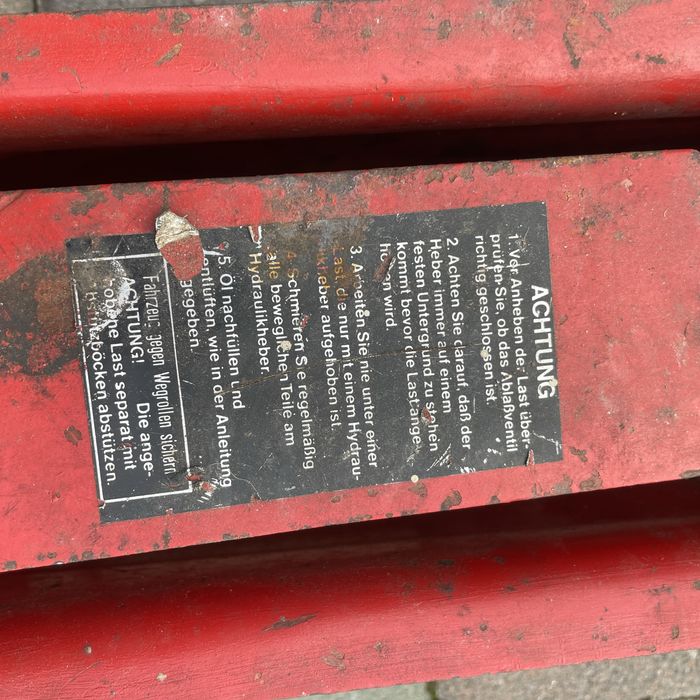 Продаю домкрати