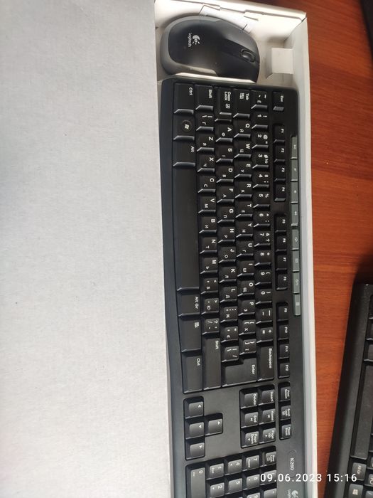 Комплект беспроводной клавиатура и мышь logitech MK260