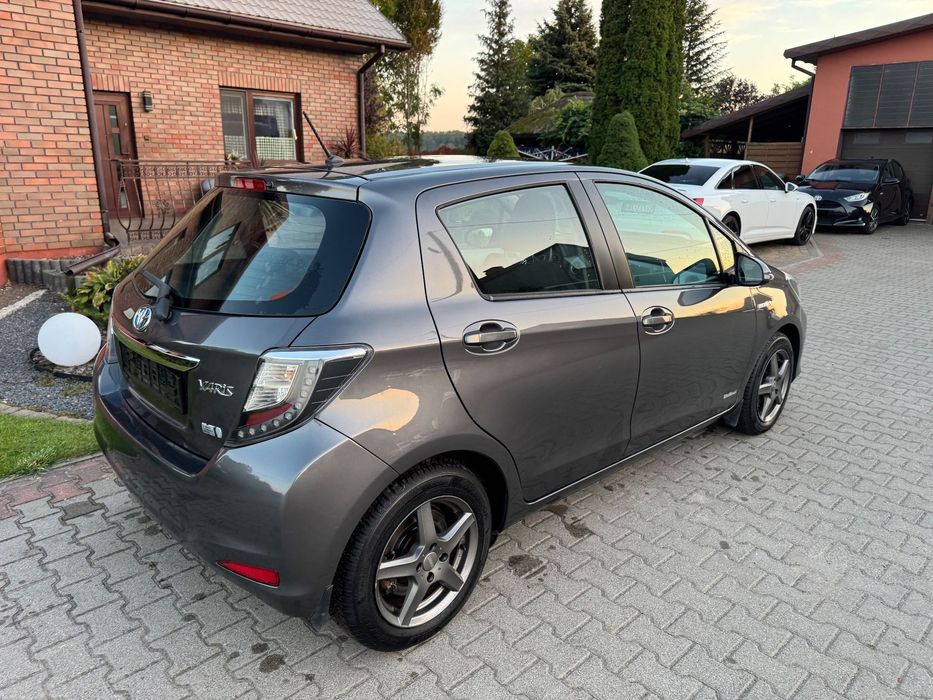 Toyota Yaris Hybryda * Niemcy * Idealna !!