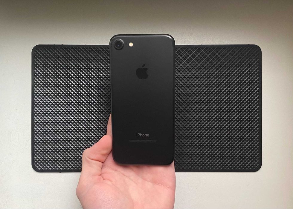 Замечательный - iPhone 7 - 32 гб - 88% АКБ - NEVERLOCK - BLACK