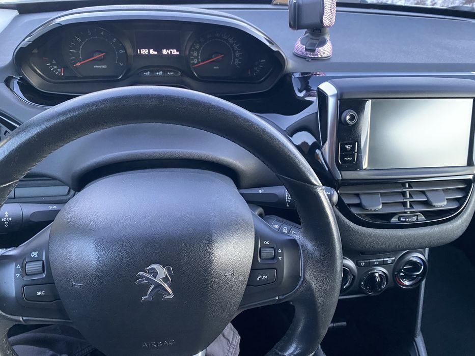 Peugeot 208 sport 3 drzwi led navi czarne alufelgi