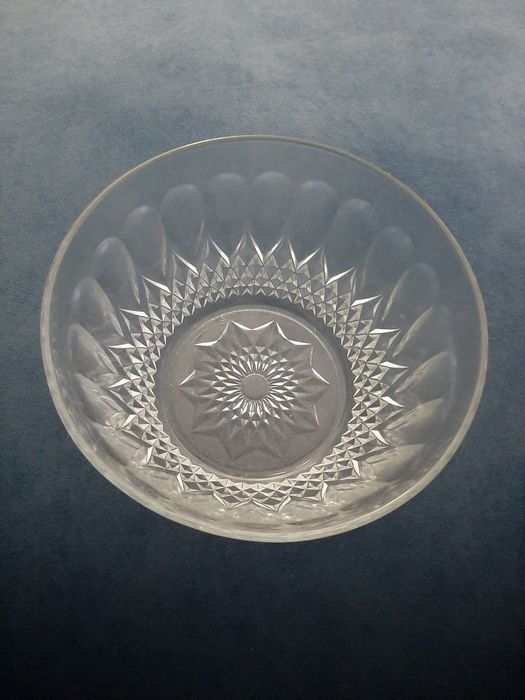 Vintage Glass Salad Bowl / Bowl with Diamond Pattern