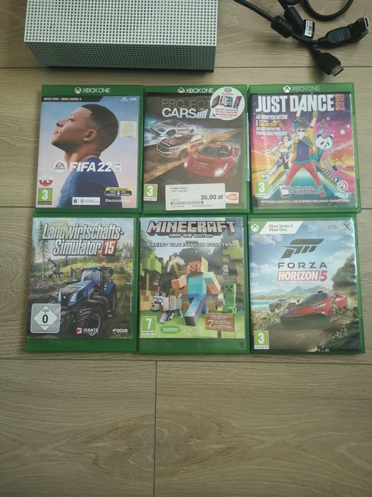 Xbox One S 500 GB + Kinect  + gry