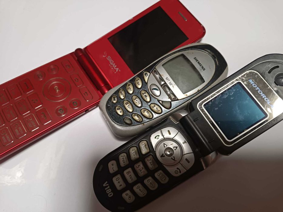 Лот телефонов кнопочних